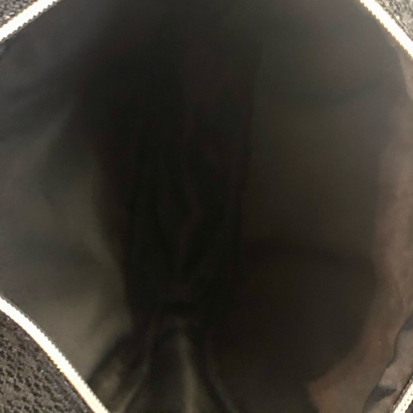 Chanel 2021 Black tweed pouch with god intertwined with Chanel samples and Sack. - Picture 5 of 5